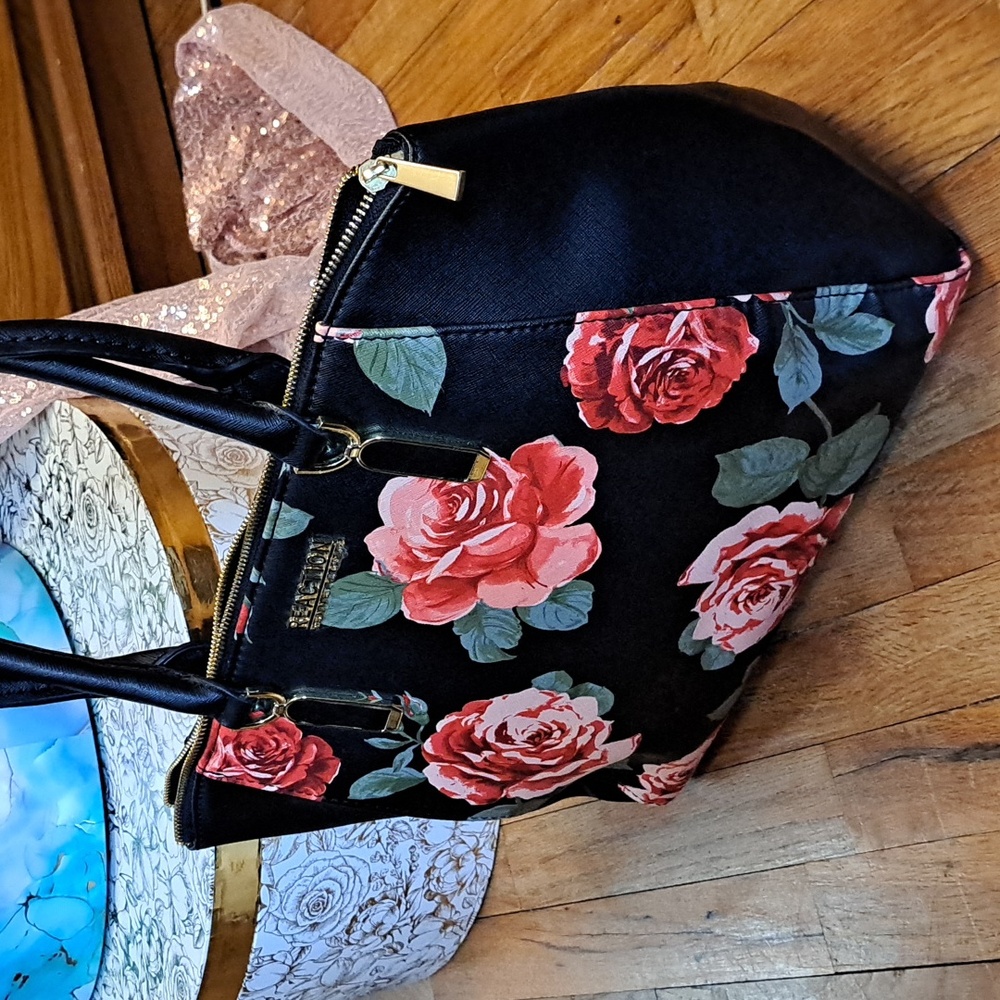 Kenneth Cole Reaction Floral Shoulder Bag. - Picture 7 of 8